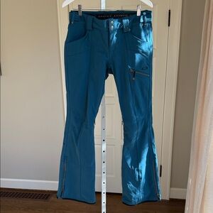 Oakley Women's Blue snow pants